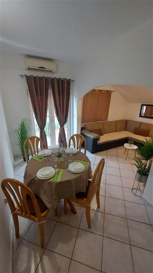 Apartment A1, for 5 persons