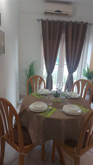 Apartment A1, for 5 persons