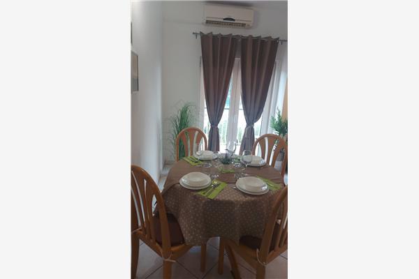 Apartment A1, for 5 persons