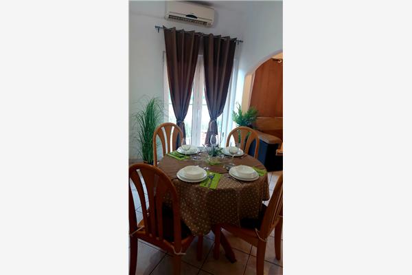 Apartment A1, for 5 persons