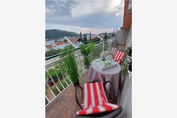 Apartment A1, for 5 persons