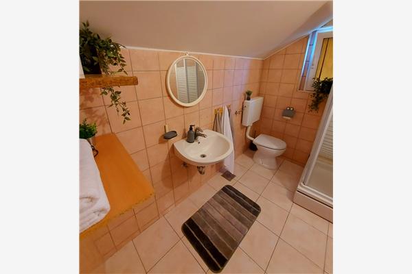 Apartment A1, for 5 persons