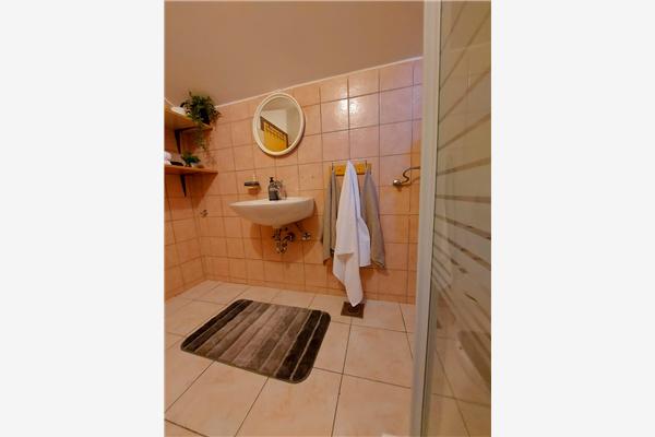 Apartment A1, for 5 persons