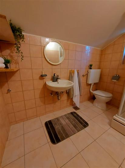 Apartment A1, for 5 persons