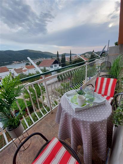 Apartment A1, for 5 persons