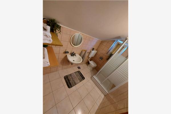 Apartment A1, for 5 persons