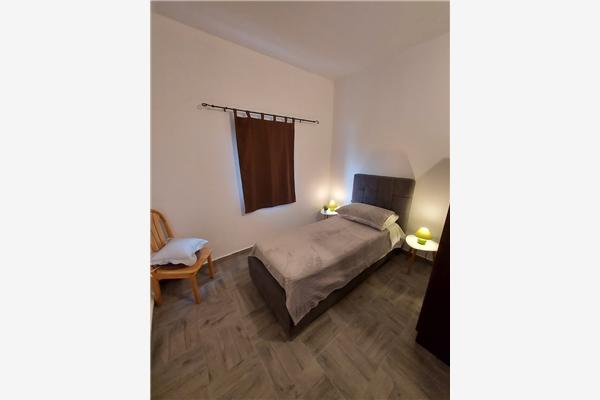 Apartment A1, for 5 persons