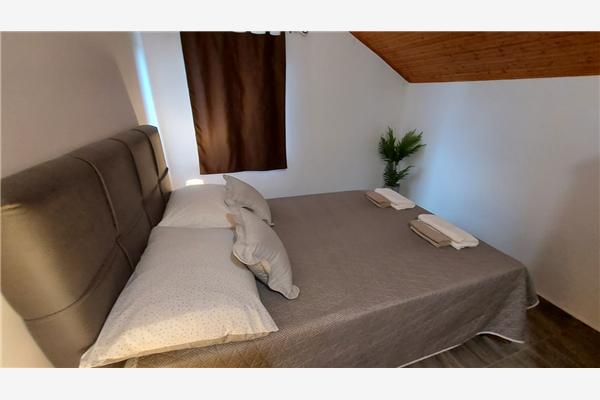 Apartment A1, for 5 persons