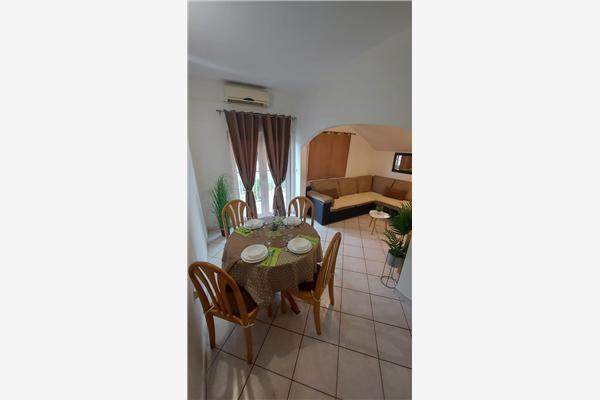 Apartment A1, for 5 persons