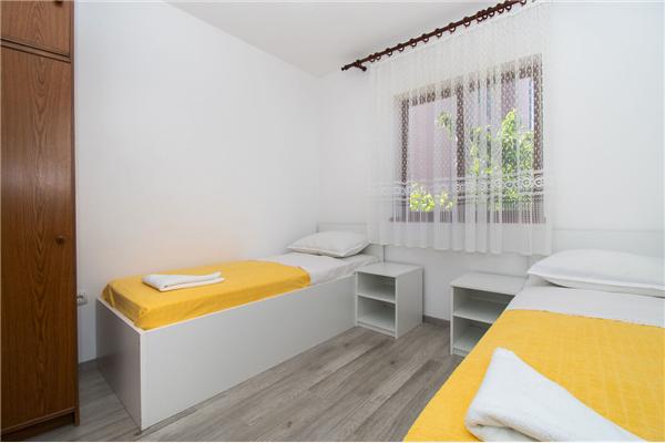 Apartment A1, for 5 persons