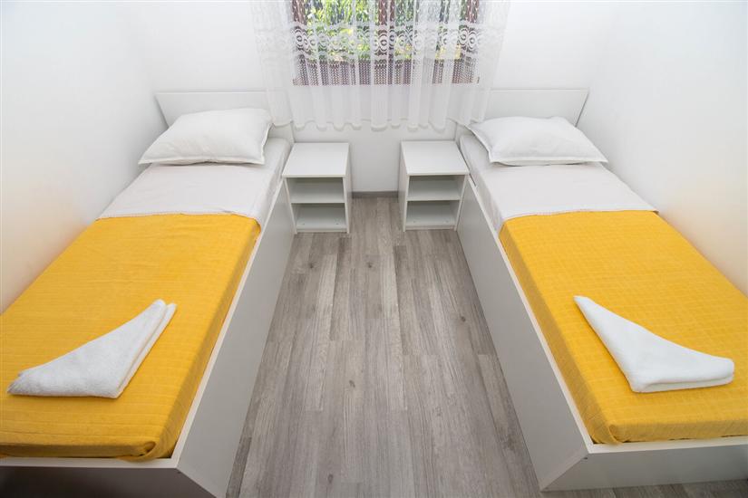 Apartment A1, for 5 persons