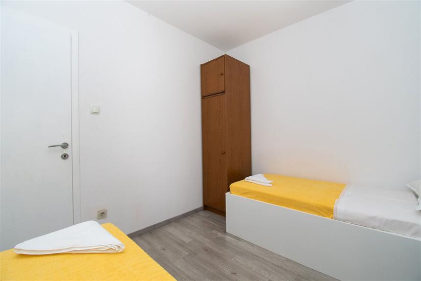 Apartment A1, for 5 persons
