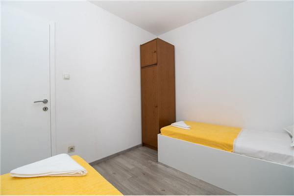 Apartment A1, for 5 persons
