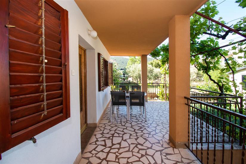 Apartment A1, for 5 persons