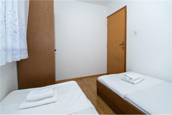 Apartment A2, for 5 persons