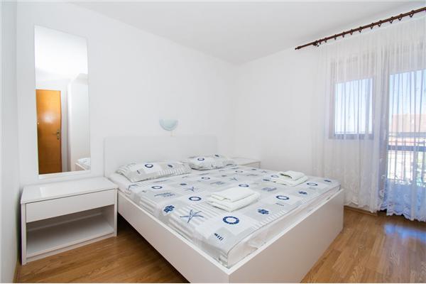 Apartment A2, for 5 persons