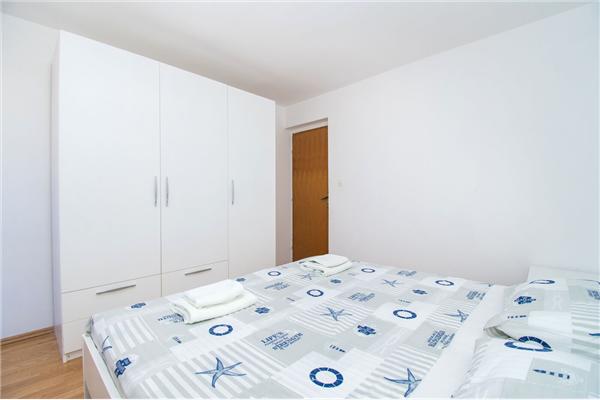 Apartment A2, for 5 persons