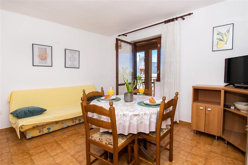 Apartment A2, for 5 persons