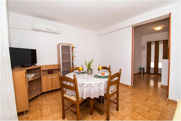 Apartment A2, for 5 persons