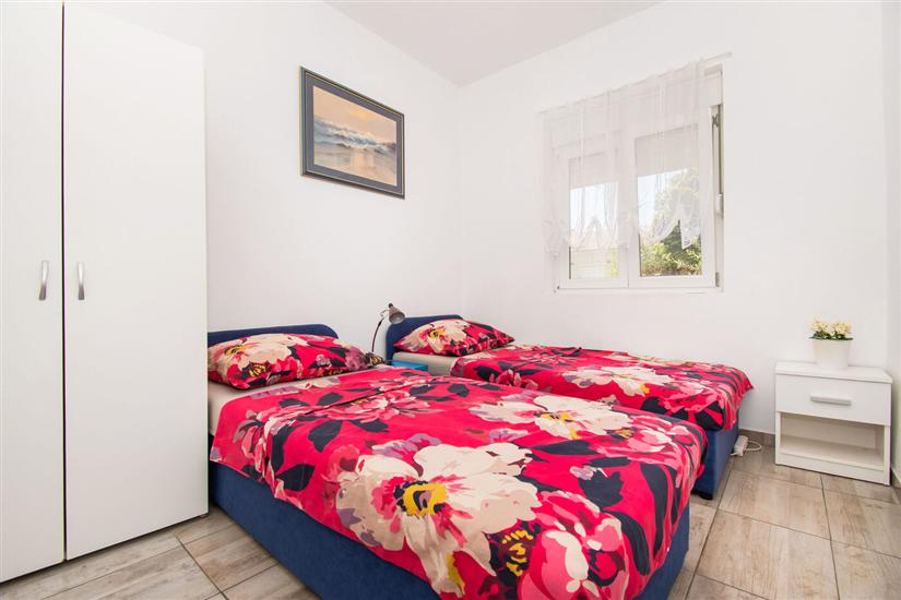 Apartment A1, for 5 persons