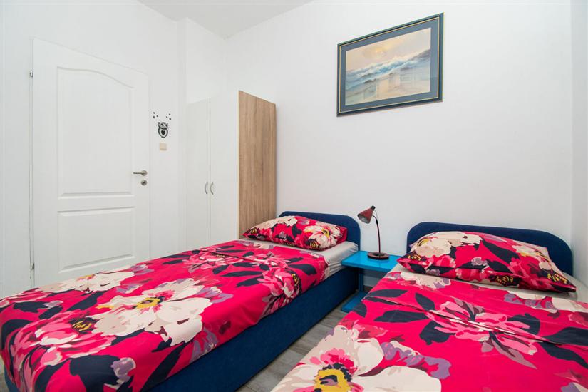 Apartment A1, for 5 persons