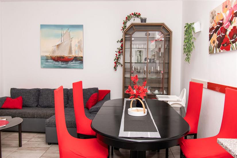 Apartment A1, for 5 persons