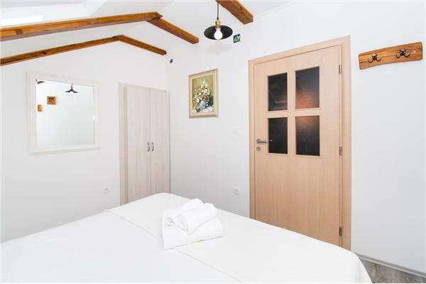 Apartment A2, for 3 persons