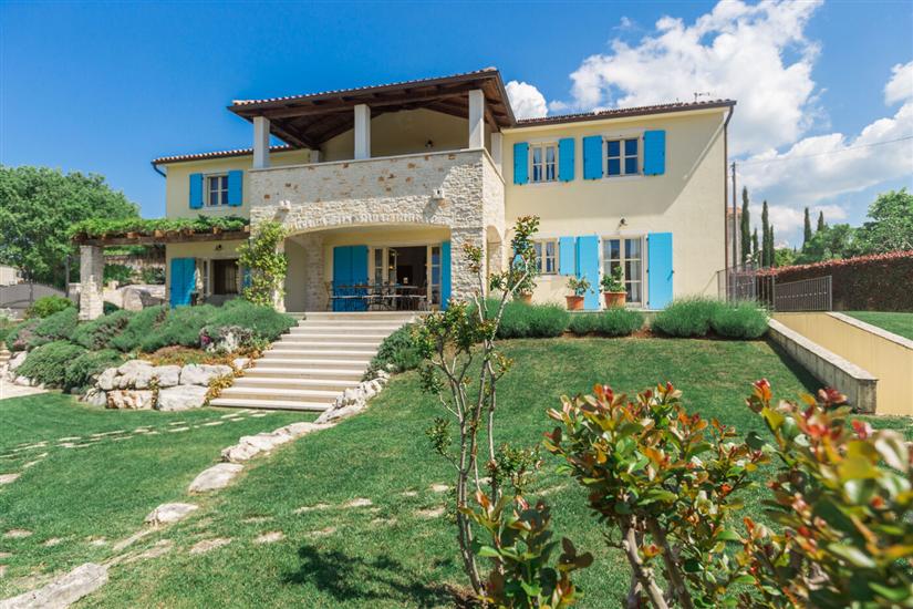 Villa Vista Azzurra s bazenom u zelenoj unutrašnjosti Istre
