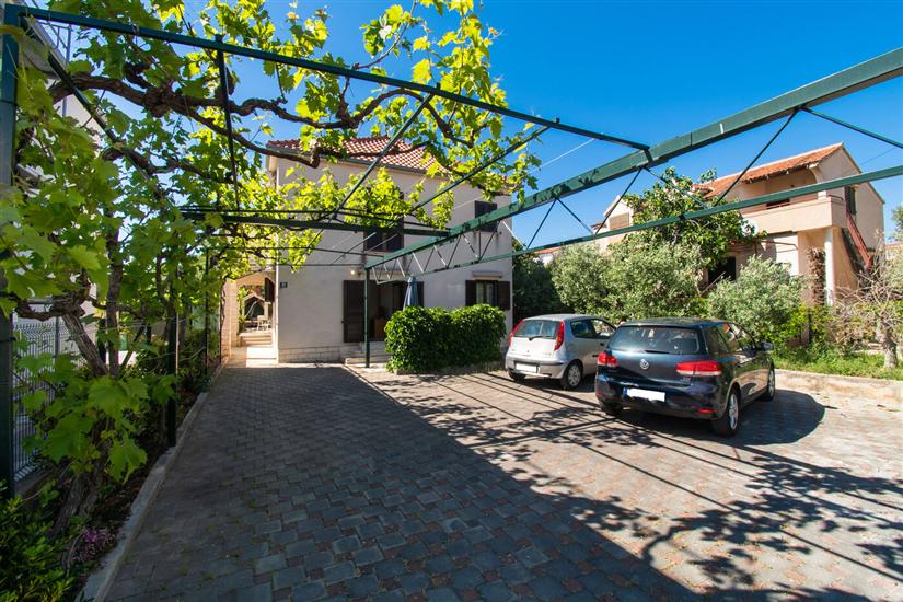 Apartments Goran near the beach