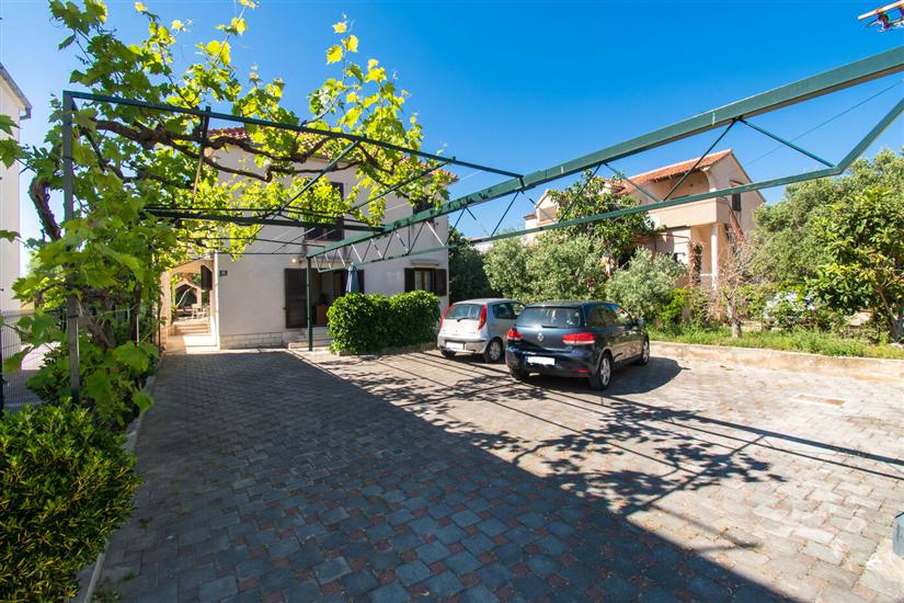 Apartments Goran near the beach