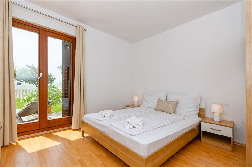 Apartment A2, for 6 persons