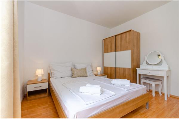 Apartment A2, for 6 persons