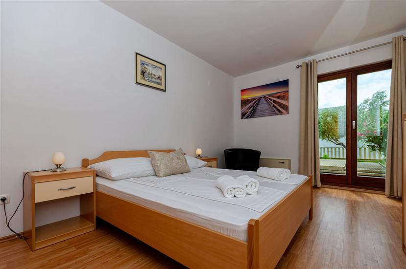 Apartment A2, for 6 persons