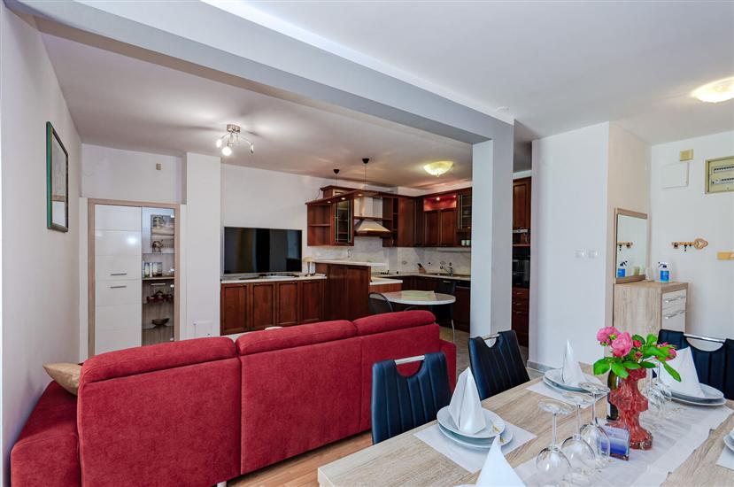 Apartment A2, for 6 persons