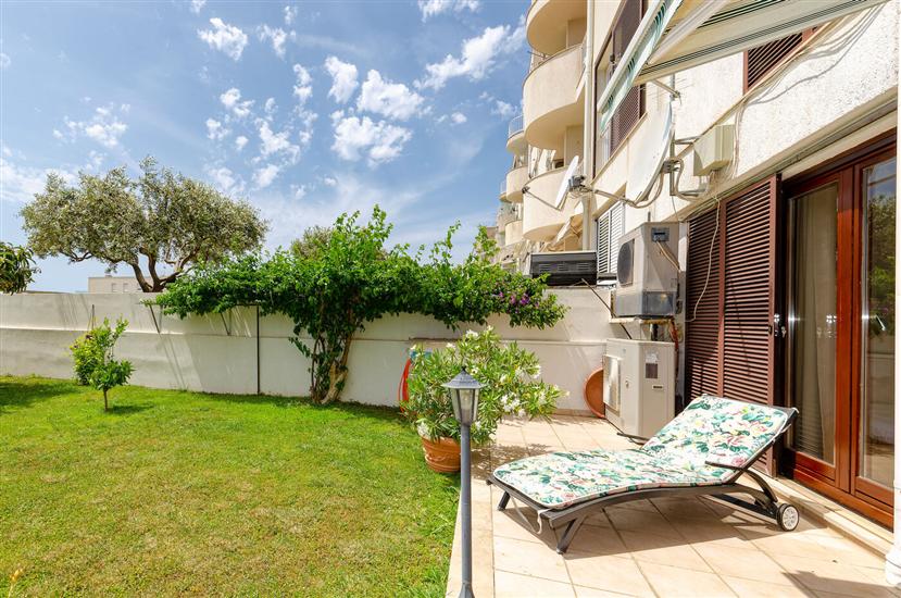 Apartment A2, for 6 persons