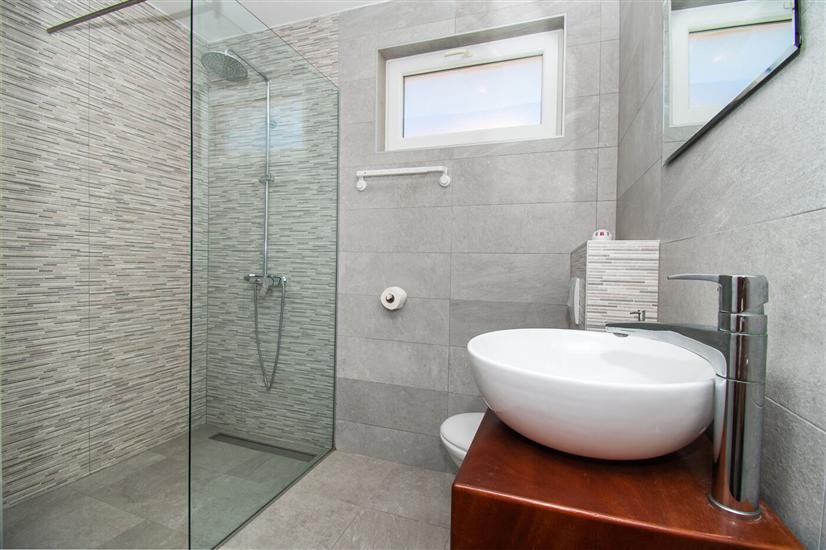 Apartment A2, for 5 persons