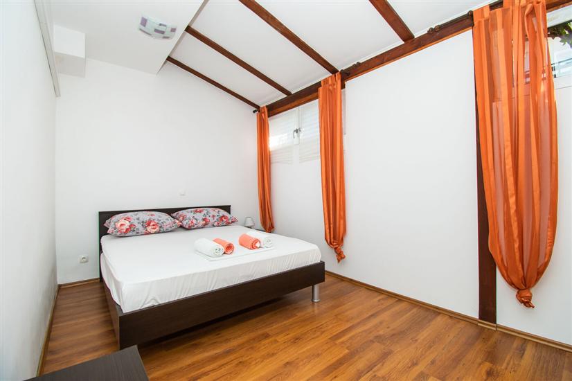 Apartment A2, for 5 persons