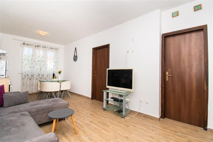 Apartment A2, for 5 persons