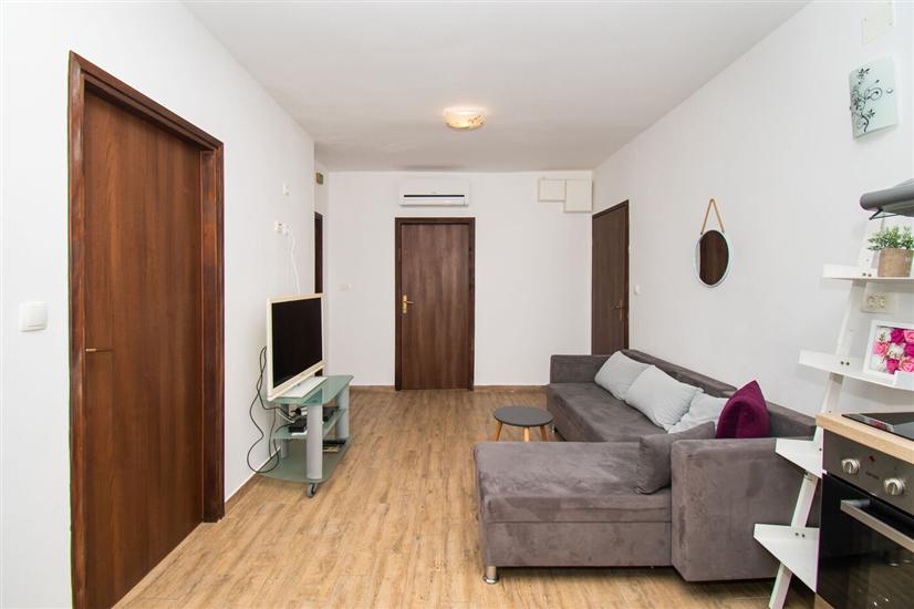 Apartment A2, for 5 persons