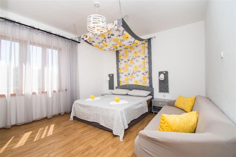 Apartment A4, for 3 persons