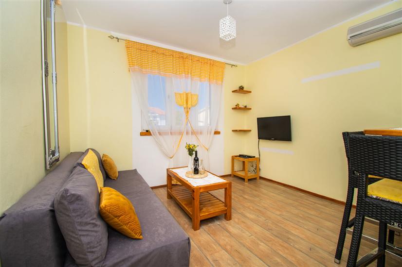 Apartment A4, for 3 persons