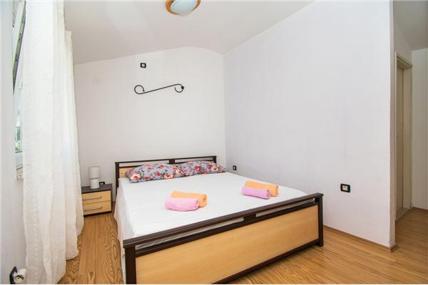 Apartment A5, for 5 persons