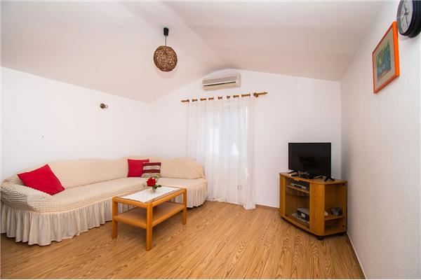 Apartment A5, for 5 persons