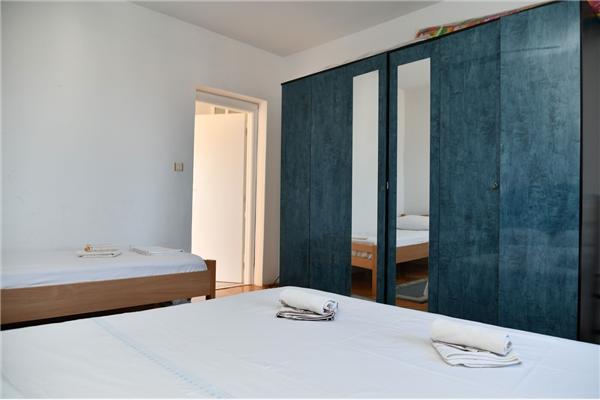 Apartment A2, for 7 persons