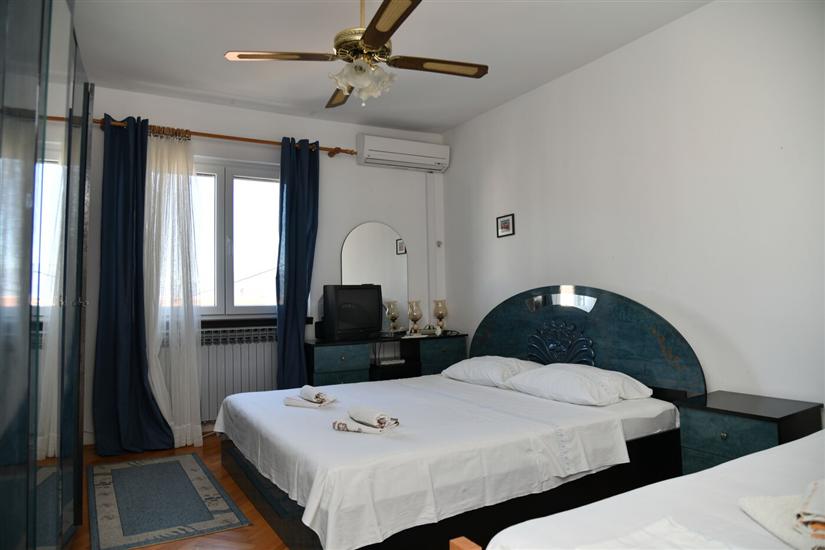 Apartment A2, for 7 persons