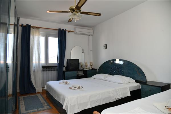 Apartment A2, for 7 persons