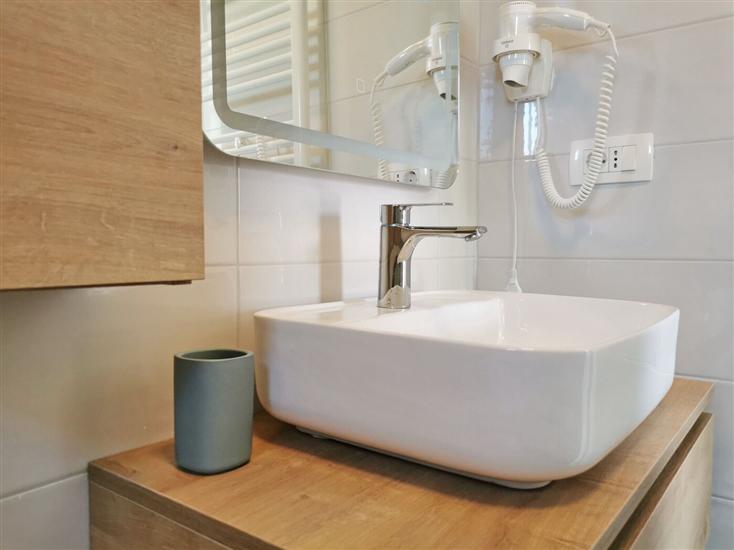 Room A1, for 2 persons