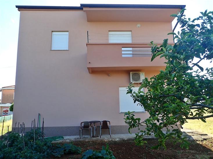 Apartmaj Rada -near sandy beach