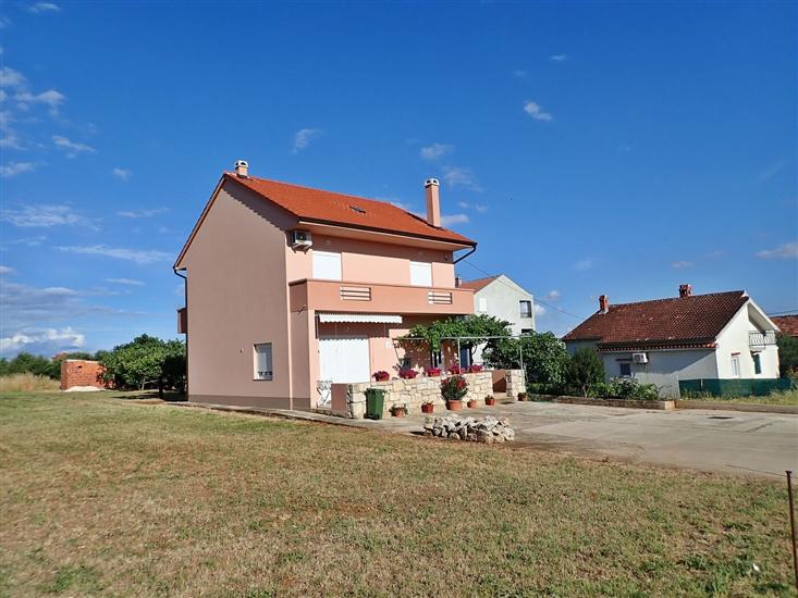 Apartmaj Rada -near sandy beach