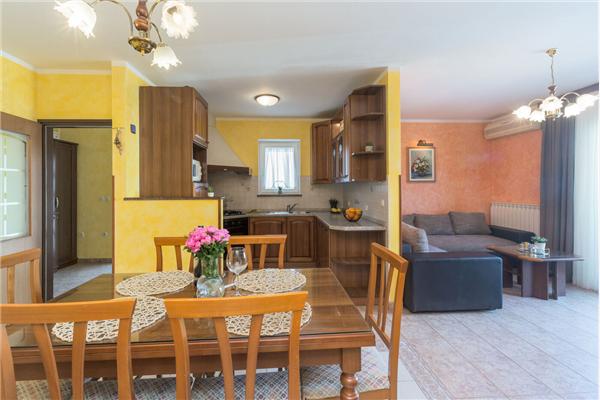 Apartment A1, for 5 persons
